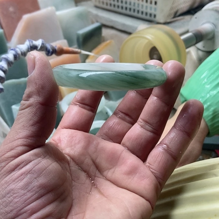 石英质玉手镯未镶嵌樱***清加工定制