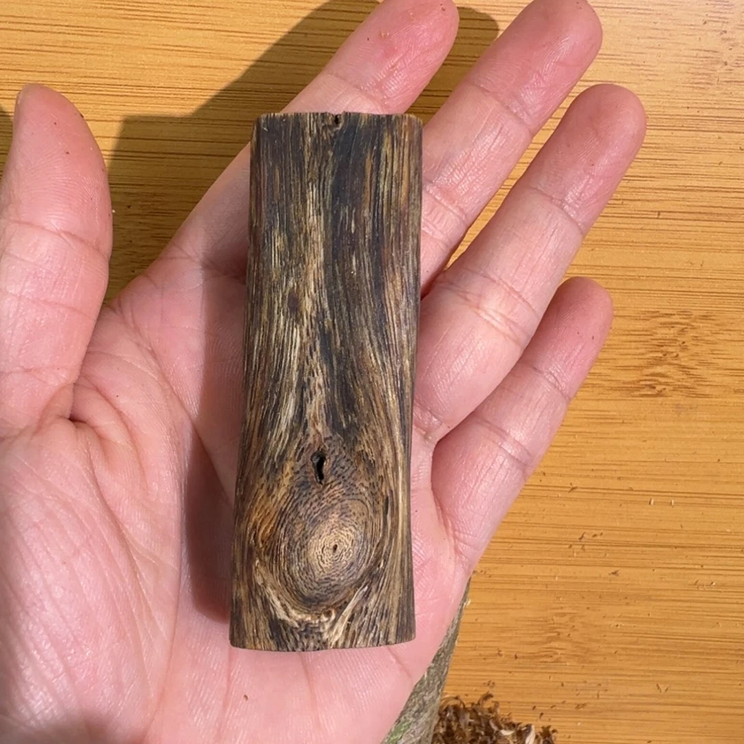 沉香碎屑沉香红棋楠素牌块料12.9克