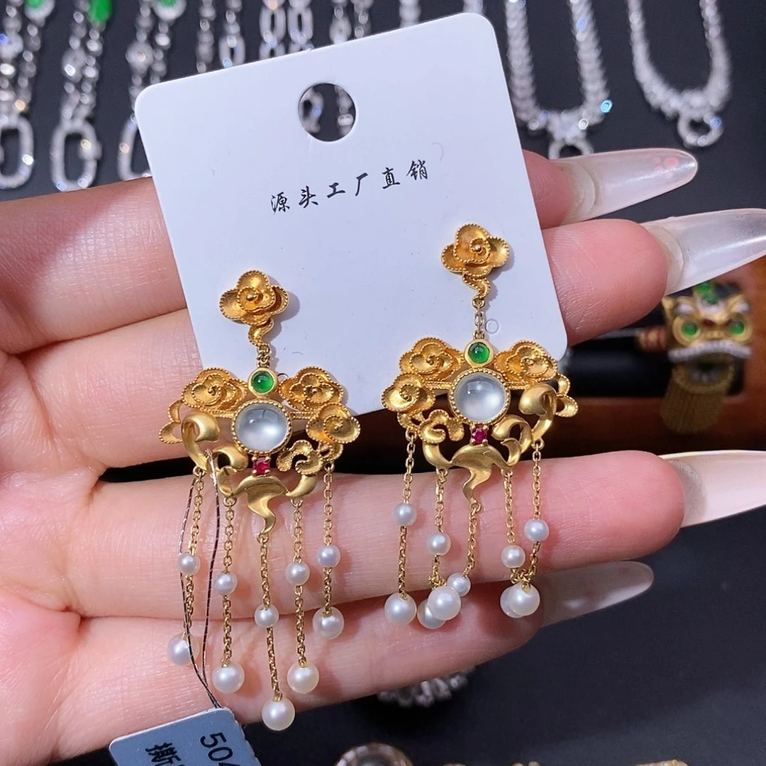 翡翠18K金镶嵌耳饰蛋面