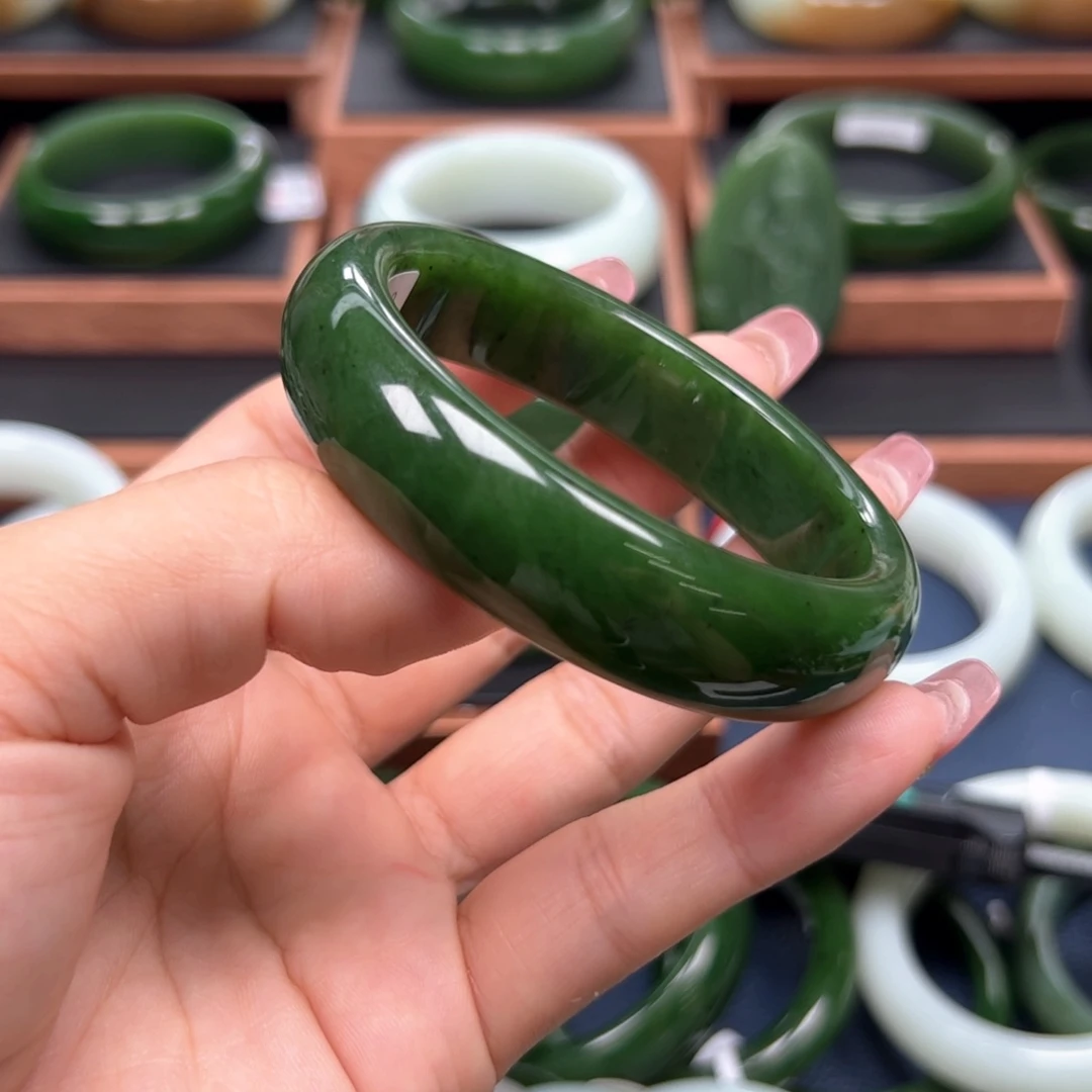 未镶嵌手镯和田玉（碧玉）