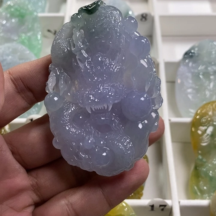 颈饰未镶嵌翡翠照*川紫龙