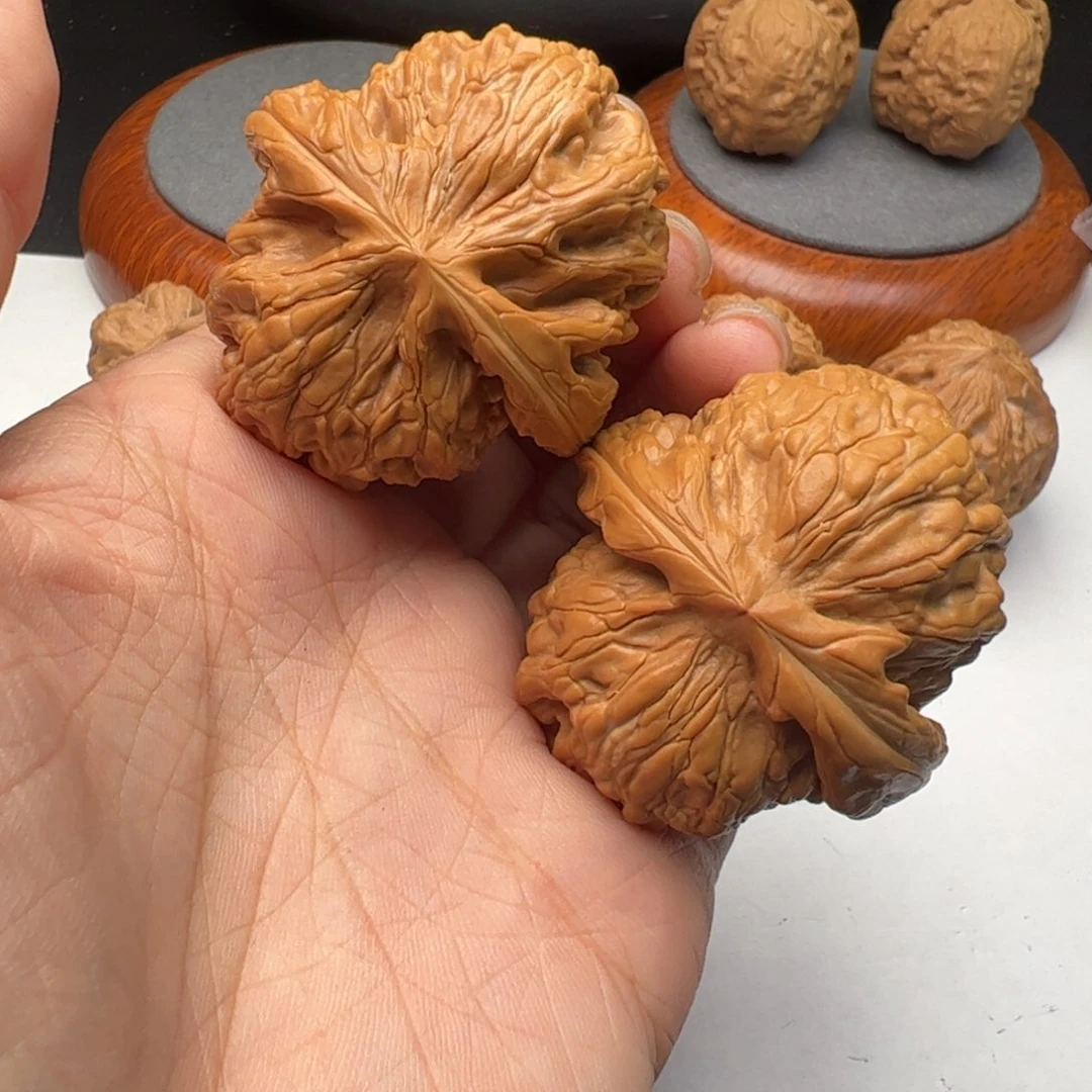 捷***印文玩核桃吊坠红锦鲤