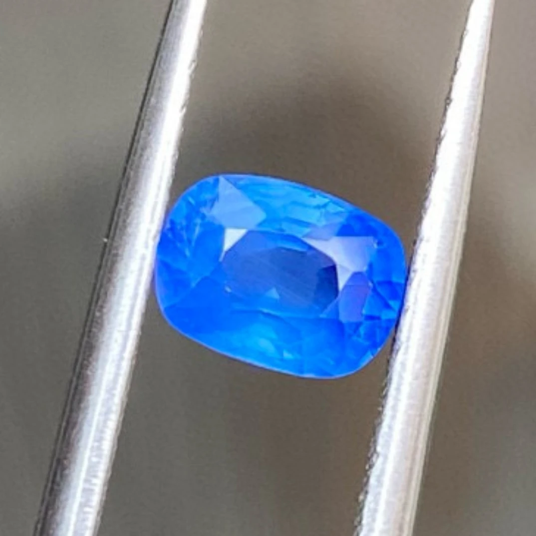 天然无烧蓝宝石，矢车菊，1.05克拉，缅甸，3472