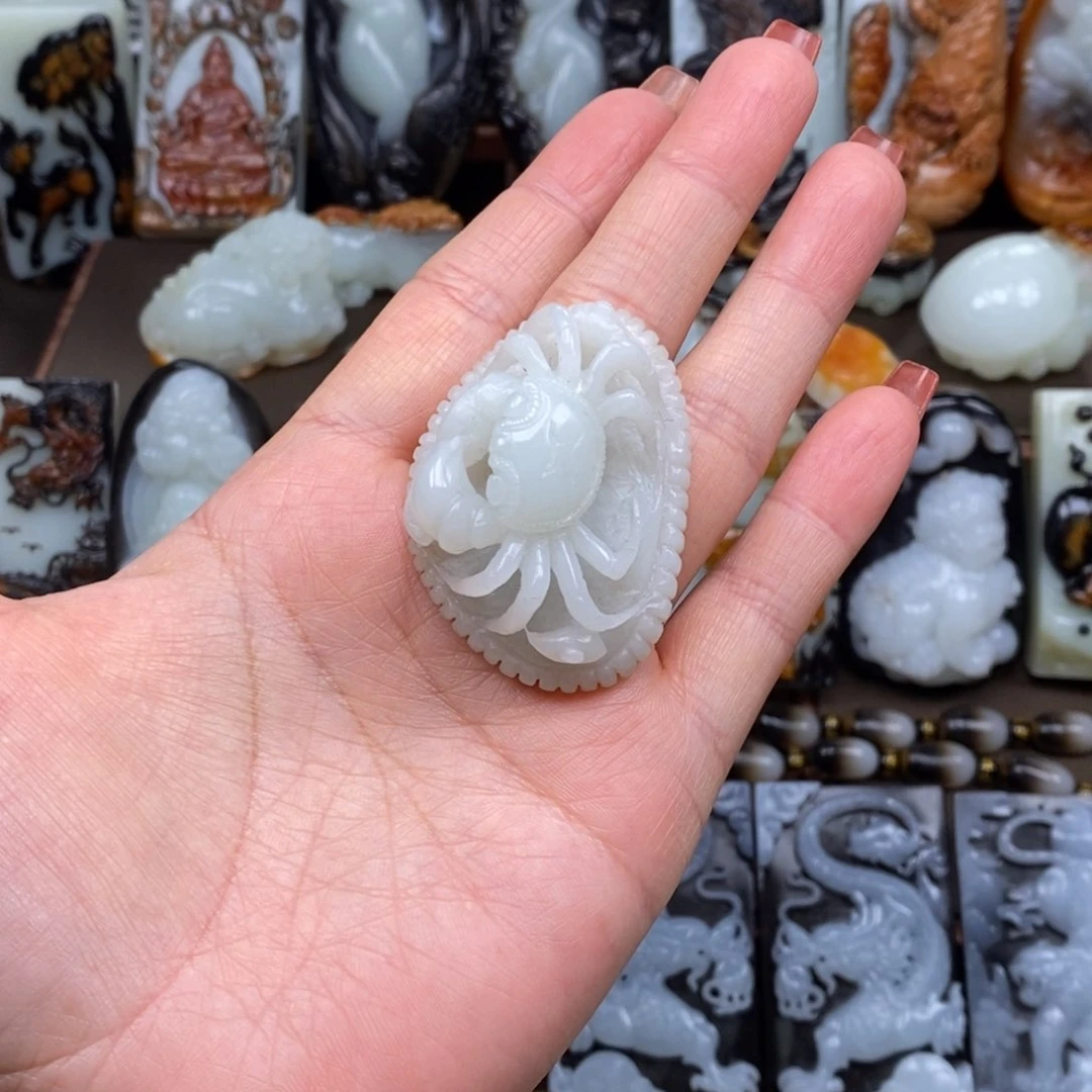 颈饰未镶嵌和田玉