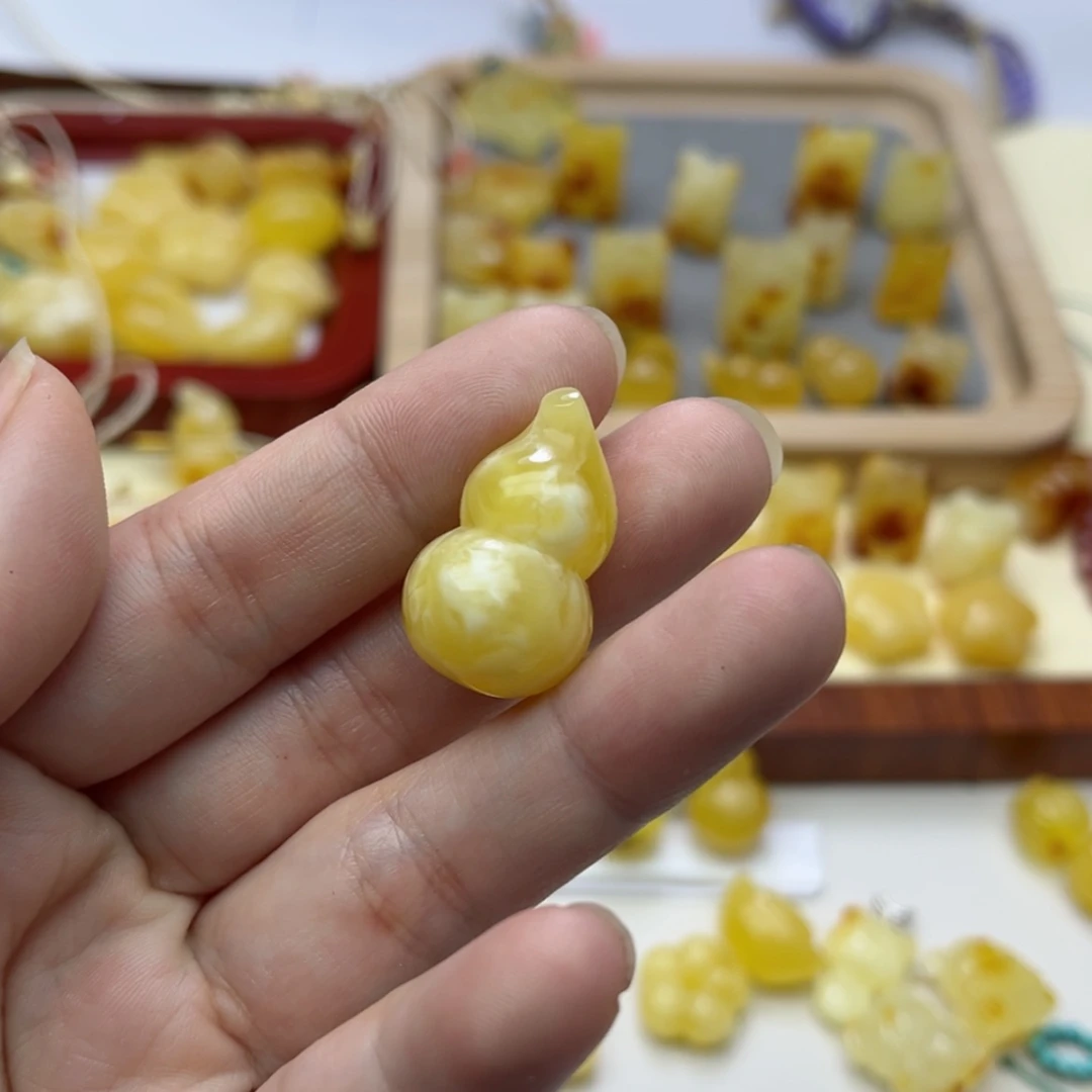 【闪购商品】蜜蜡裸石未镶嵌配饰