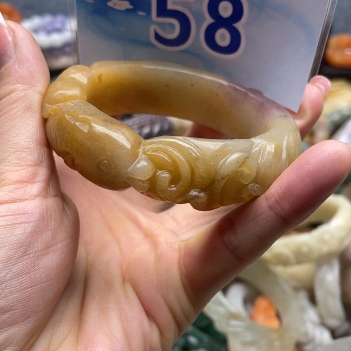 石英岩玉未镶嵌手镯