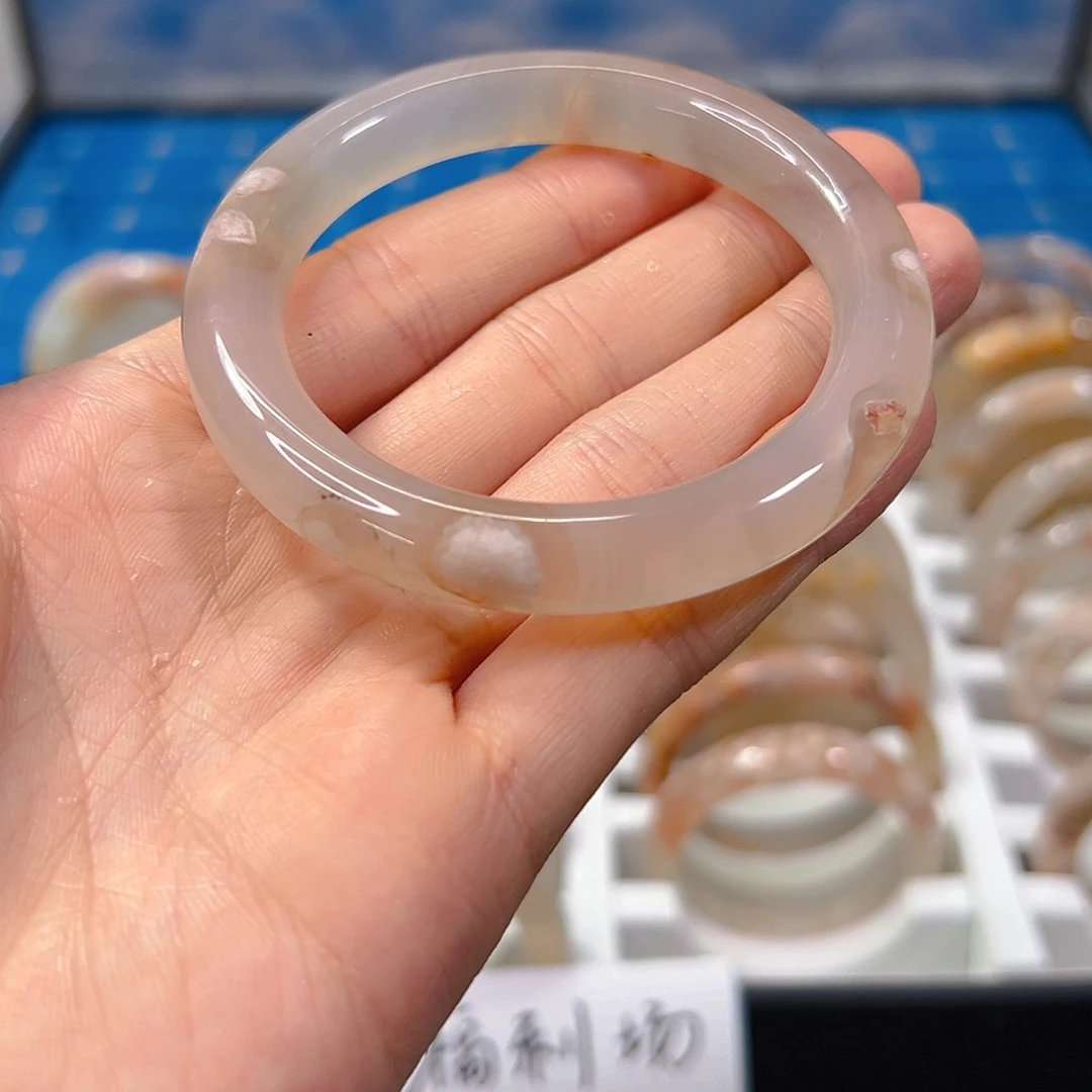 石英质玉手镯未镶嵌54