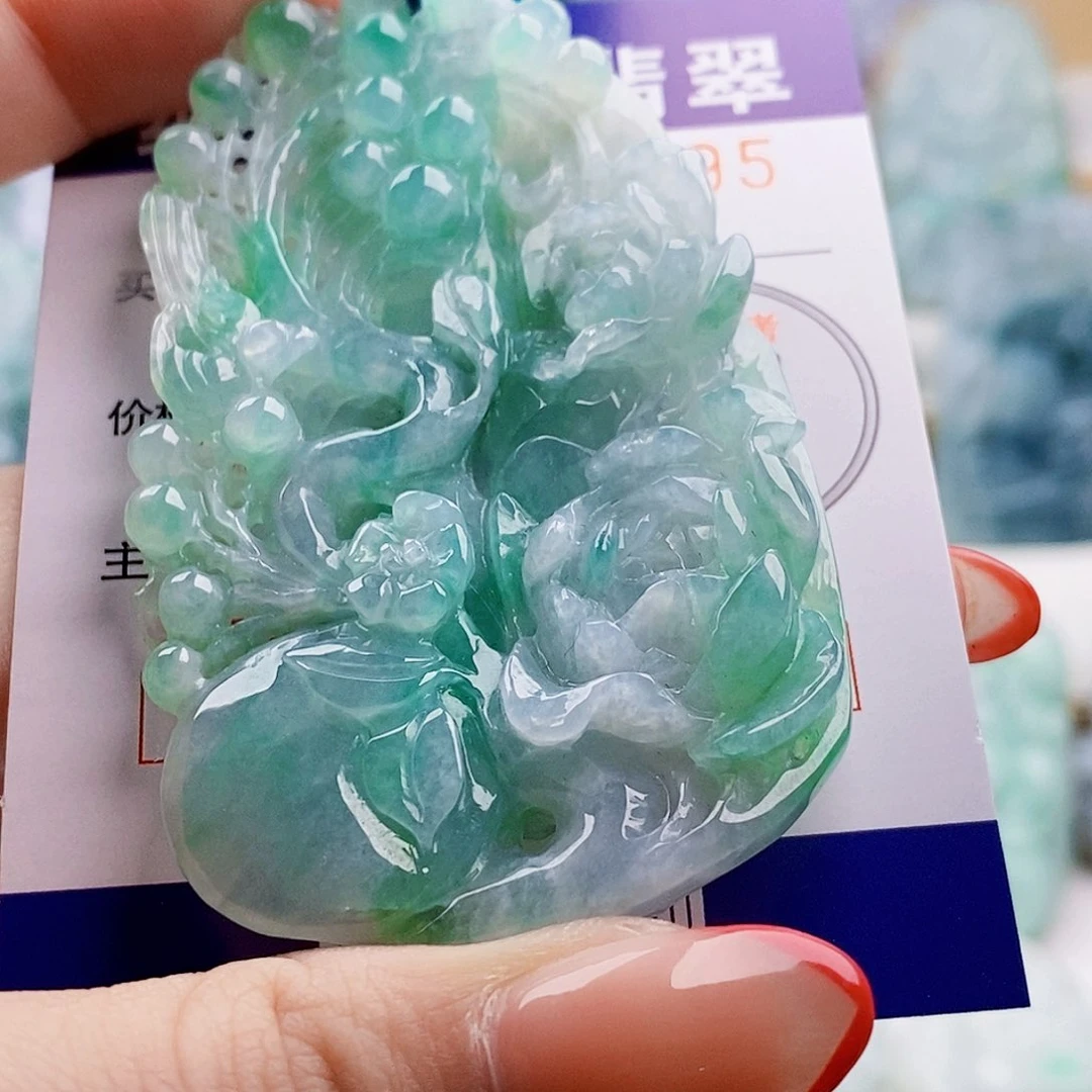 吊坠(不含链)未镶嵌翡翠