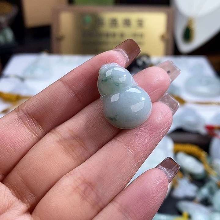 翡翠未镶嵌颈饰4510