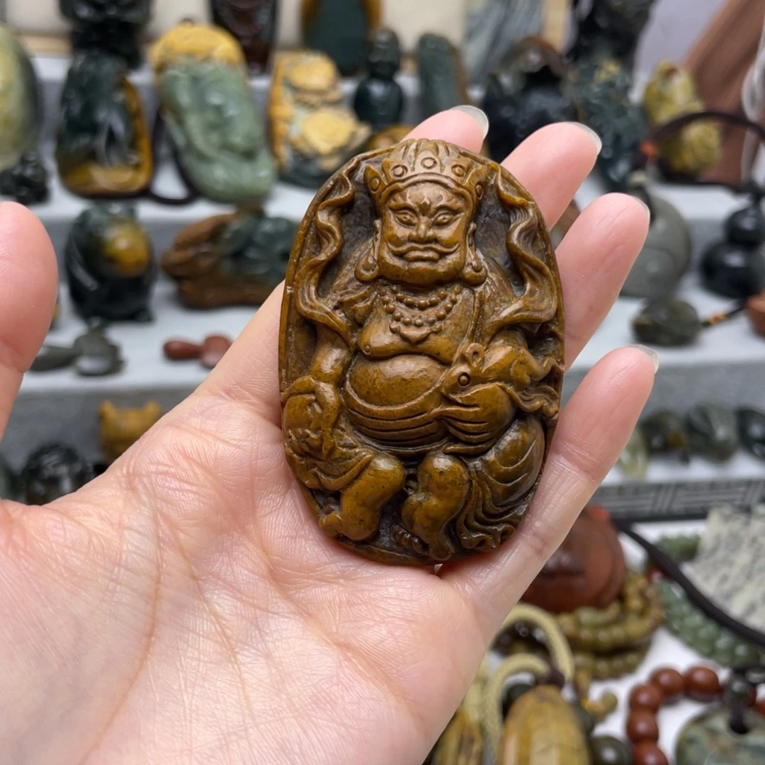 刘***生岫岩河磨玉（透闪石质玉）未镶嵌把件