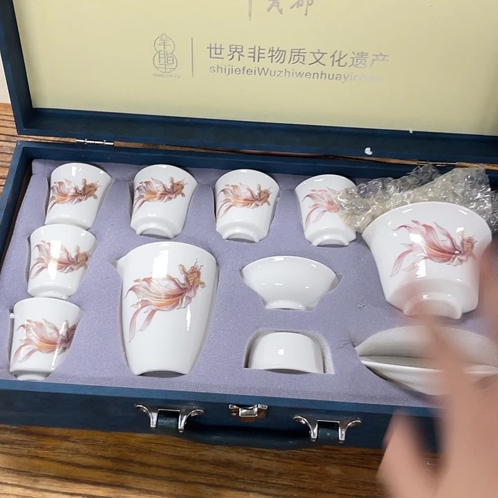 孤品茶具套装等。