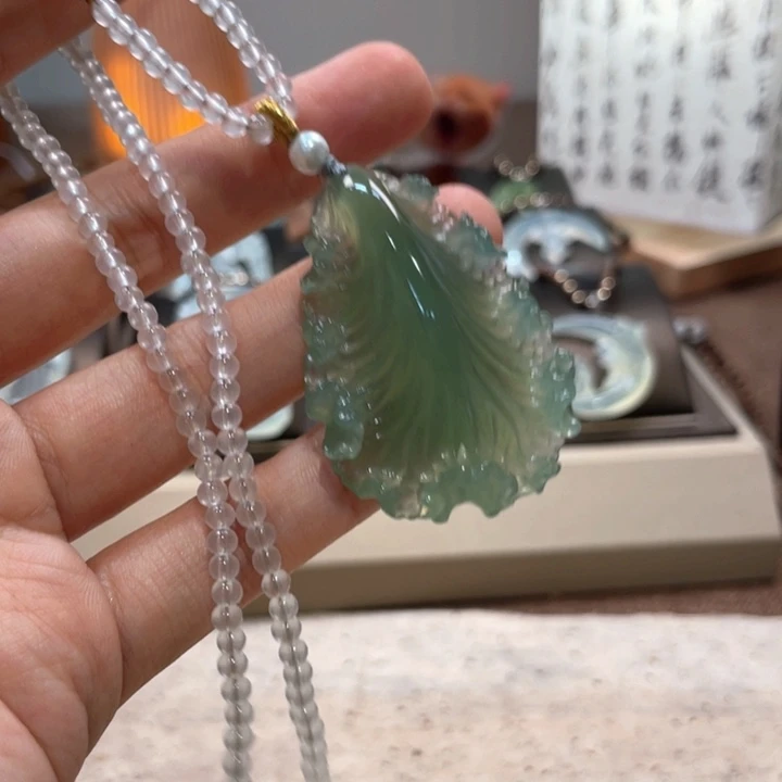 蛇纹石玉未镶嵌颈饰