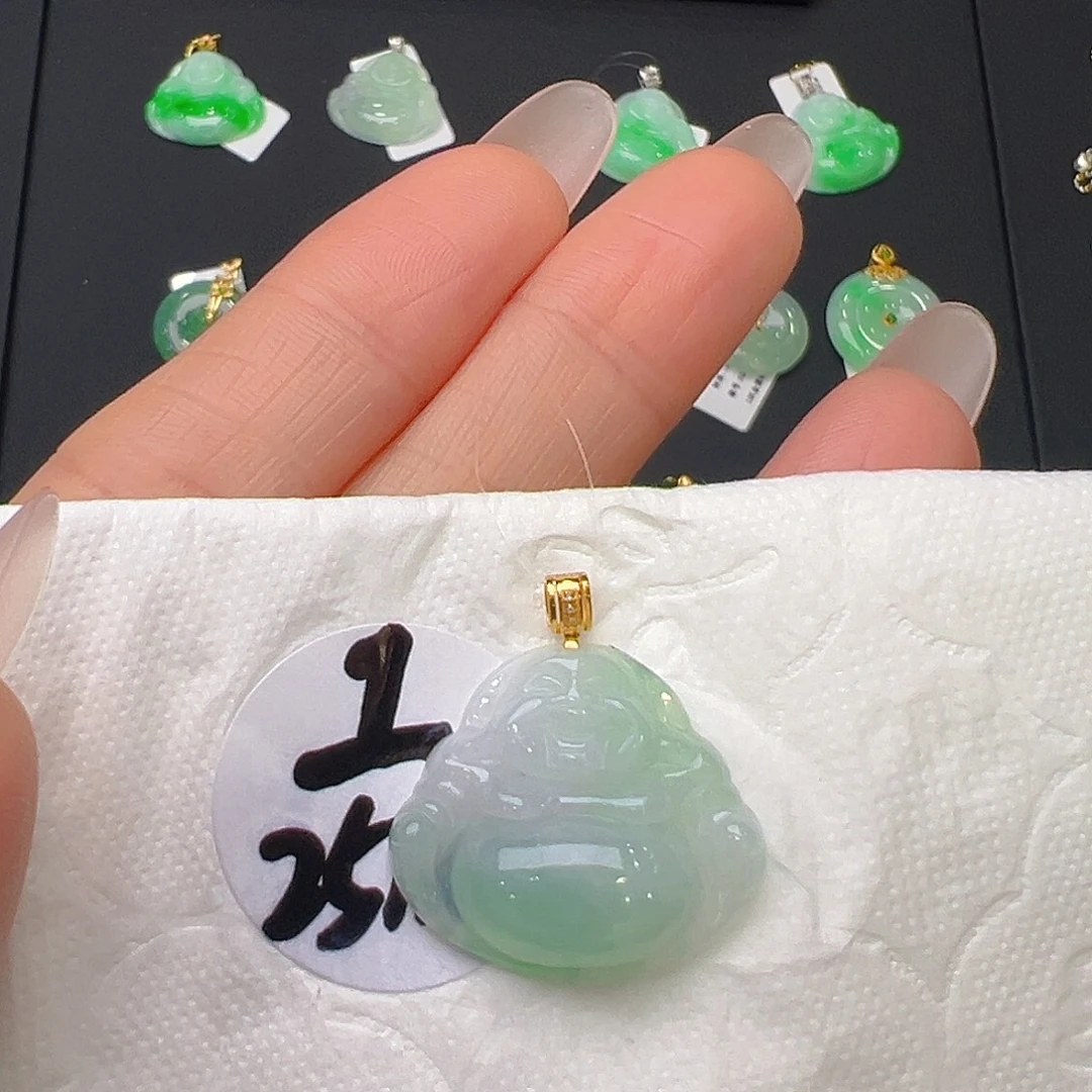 翡翠18K金镶嵌颈饰