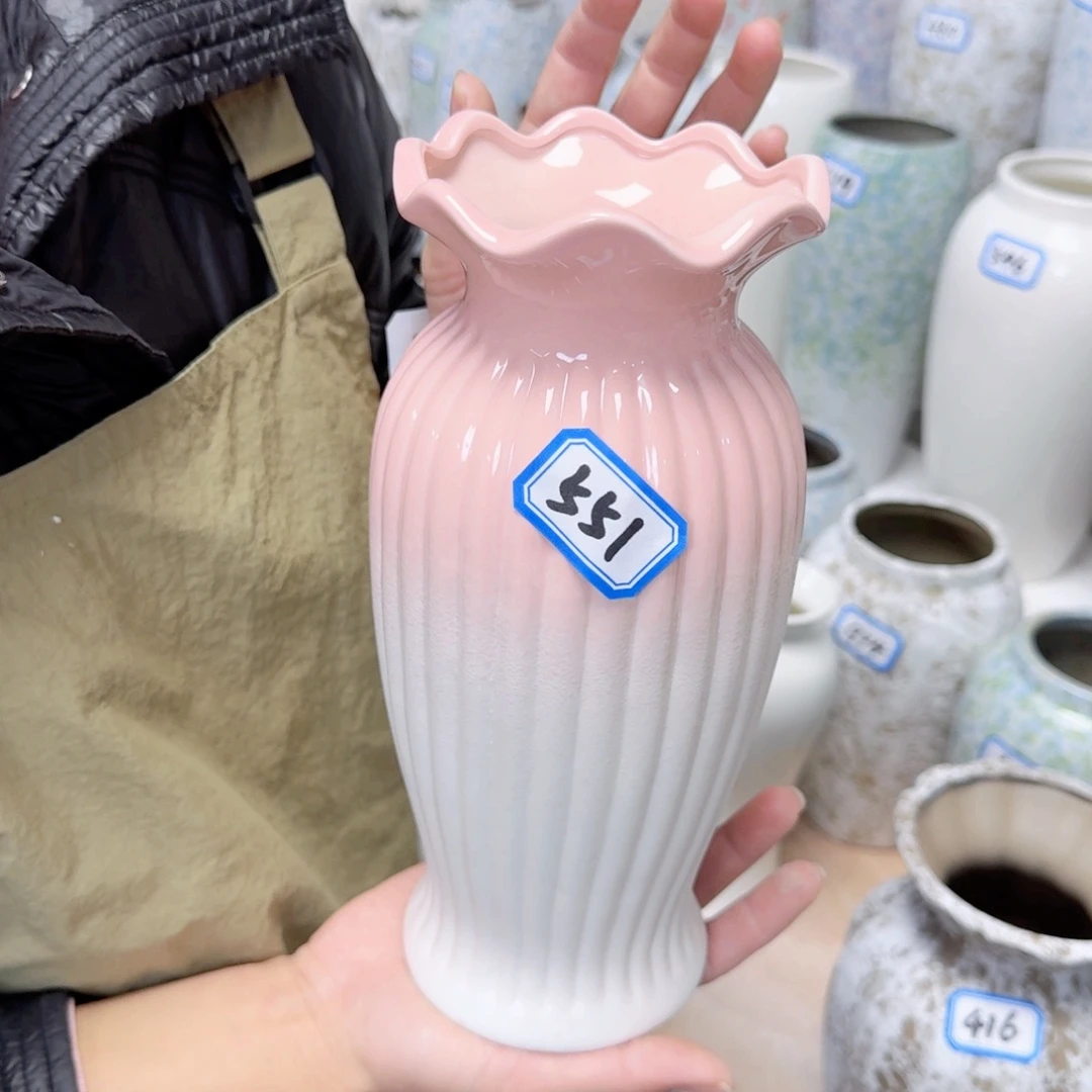 551号粉白磨砂高23厘米一个