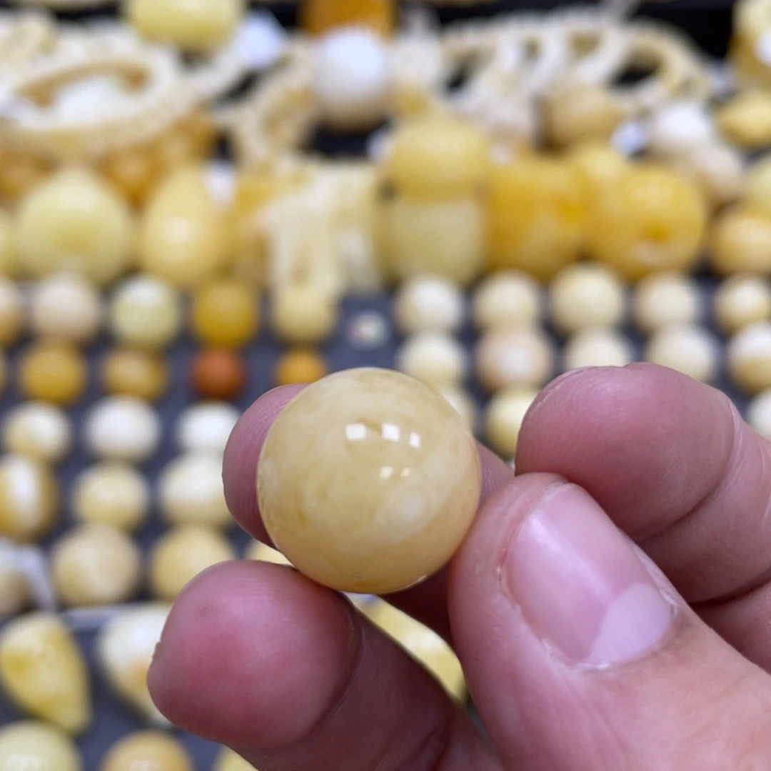 蜜蜡未镶嵌裸石15.5mm瑕