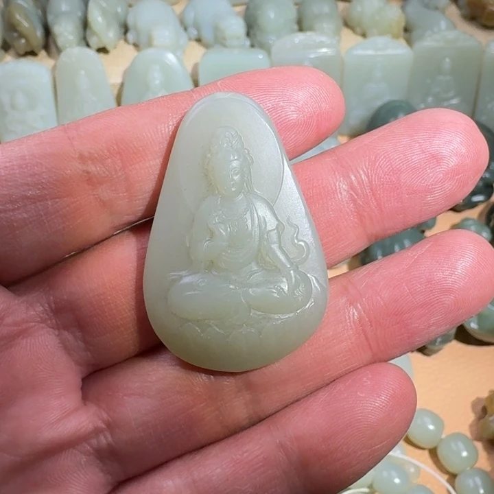 和田玉未镶嵌挂件