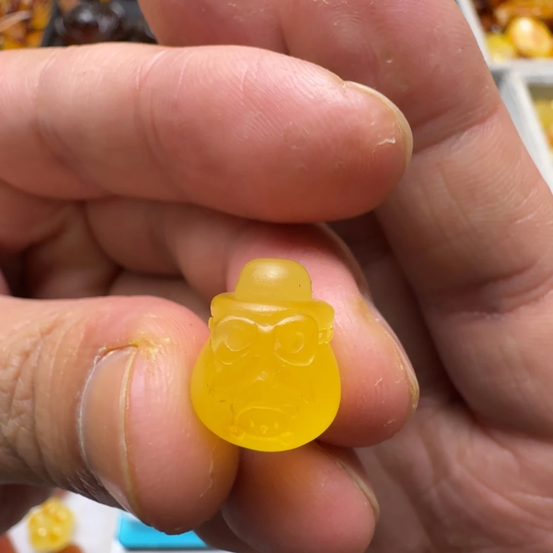 蜜蜡未镶嵌珠宝奇石