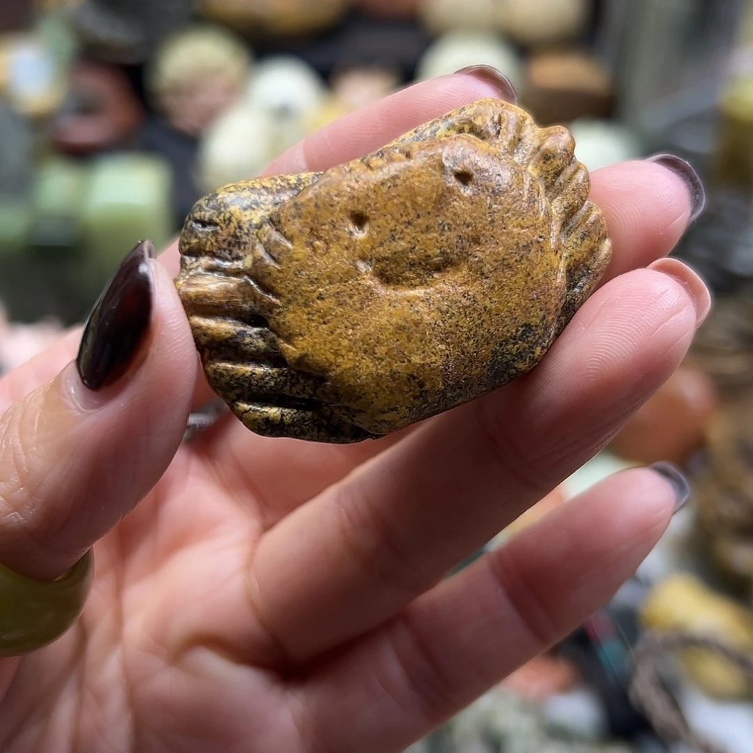 岫岩河磨玉（透闪石质玉）未镶嵌颈饰河磨玉螃蟹