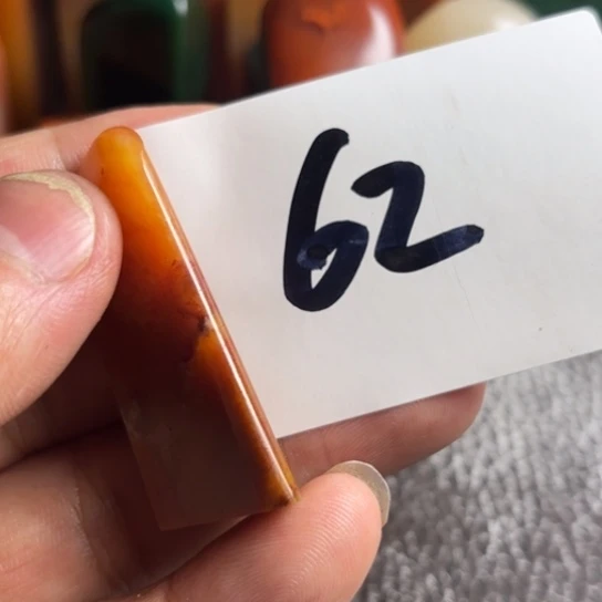 老挝石下***次老挝和老挝