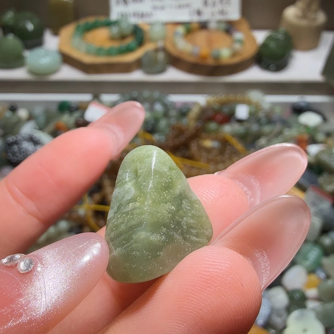 和田玉未镶嵌珠宝奇石