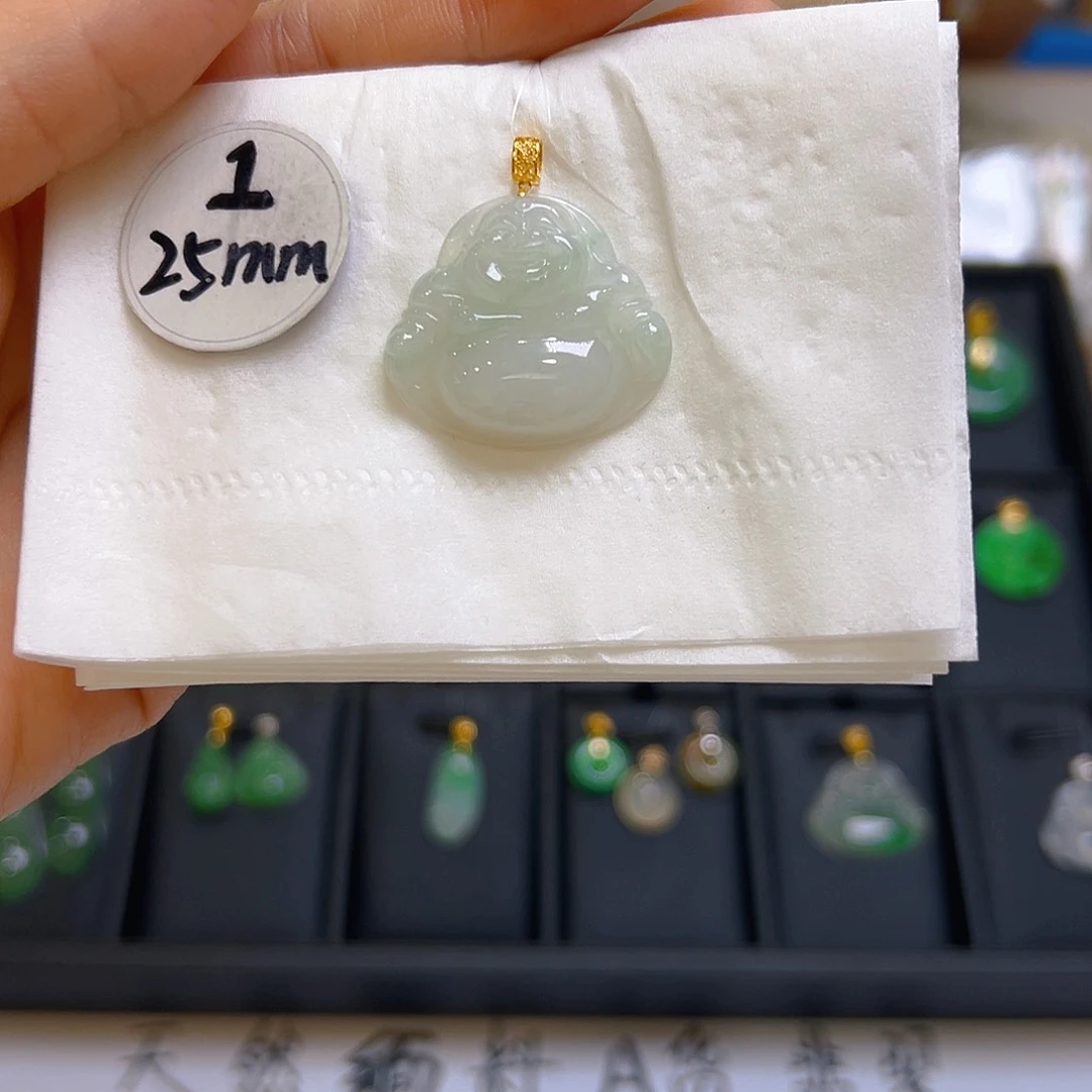 翡翠颈饰18K金镶嵌翡翠