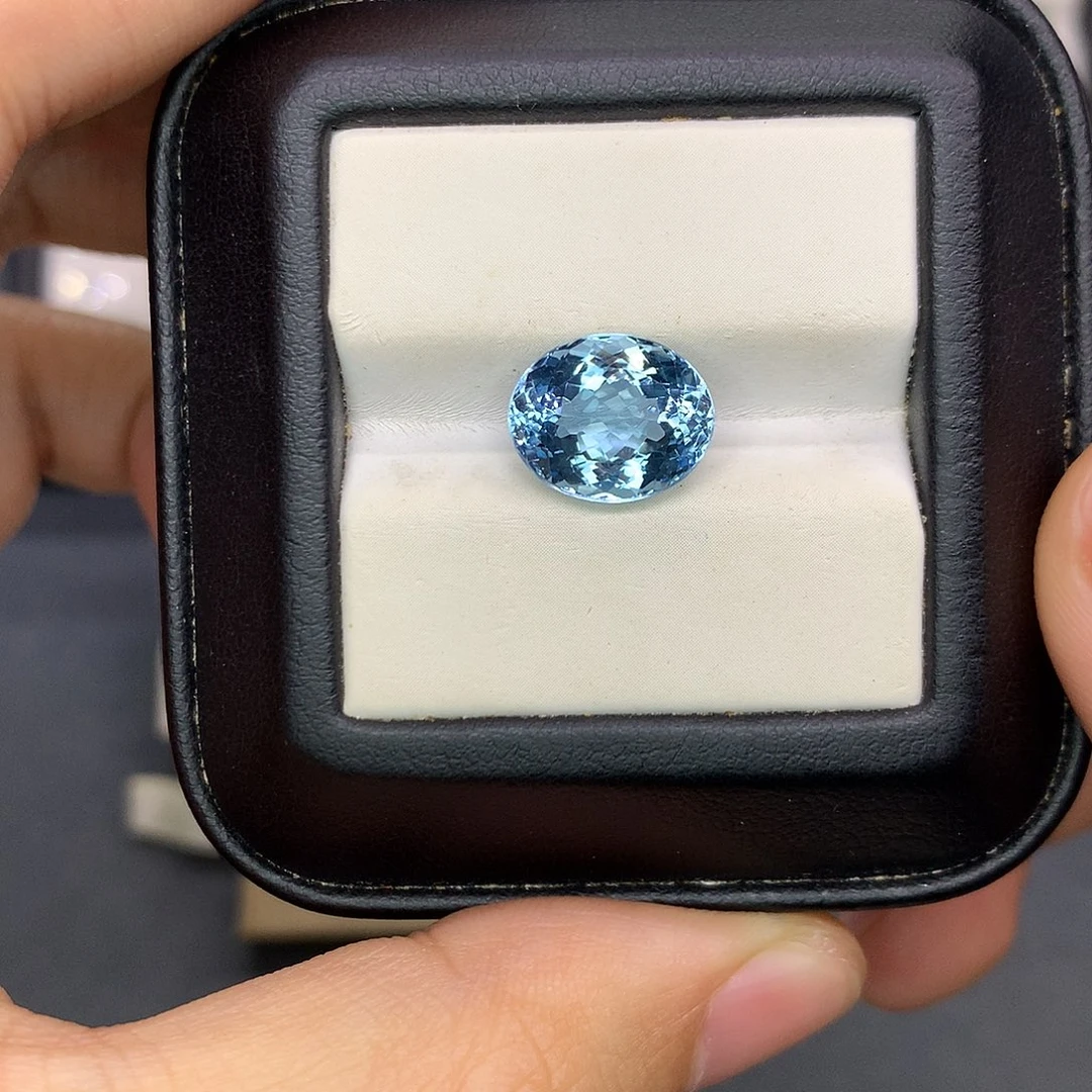 海蓝宝石裸石4.62克拉吉尔德大证圣玛利亚色