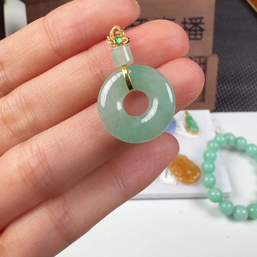 翡翠18K金镶嵌颈饰