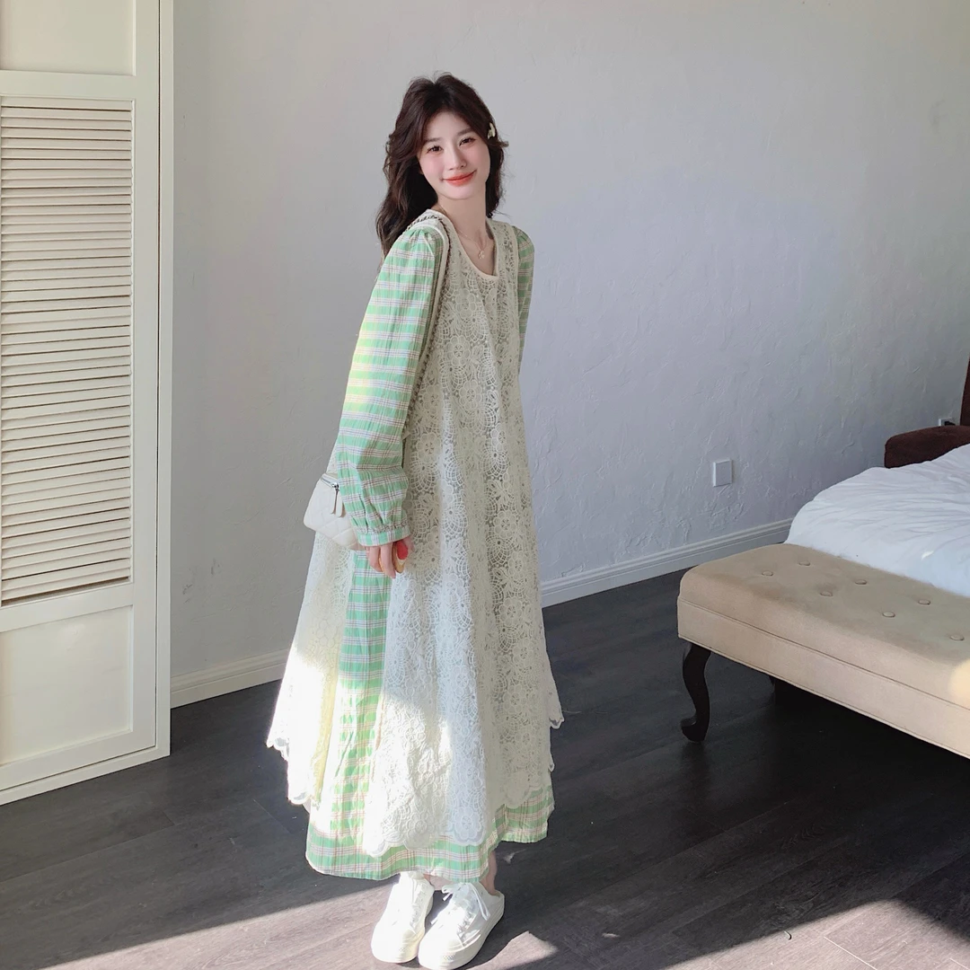 绿色格子连衣裙套装女春季2025新款宽松显瘦蕾丝刺绣罩衫裙两件套