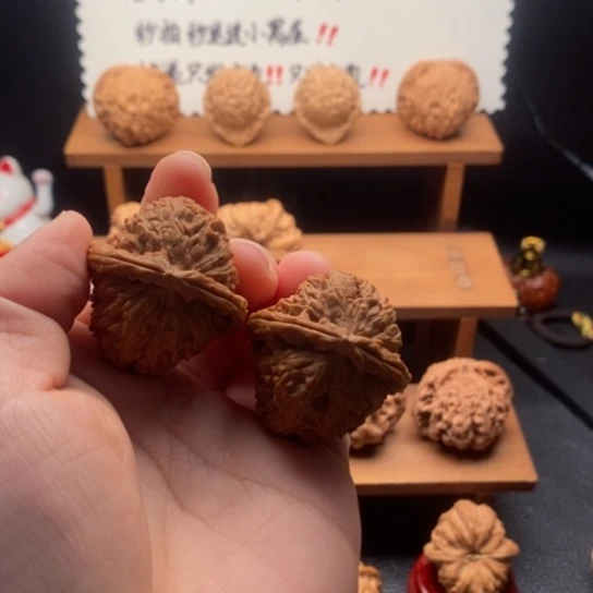 文玩核桃吊坠全品三角白