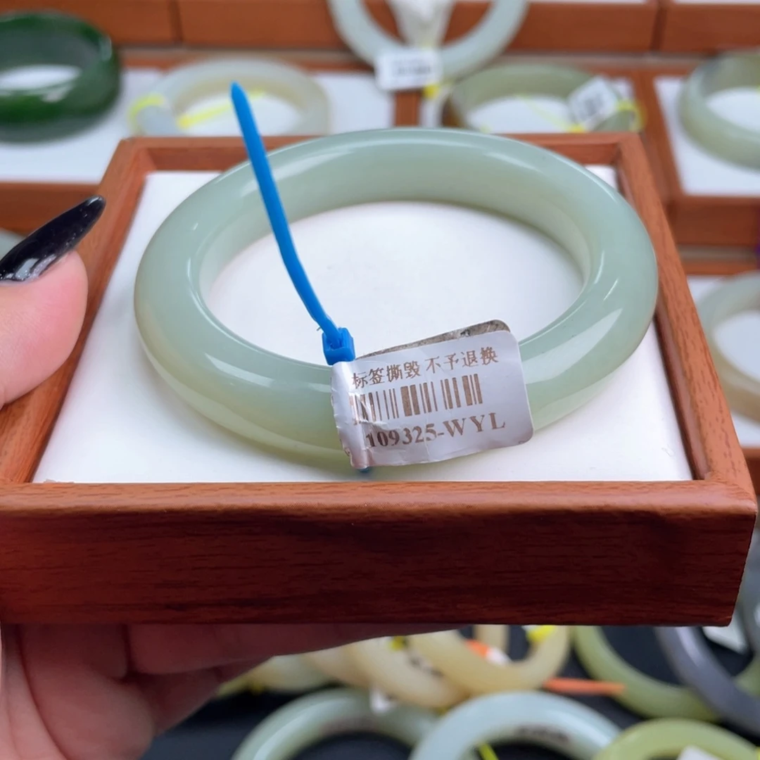 【闪购商品】未镶嵌手镯和田玉58.9