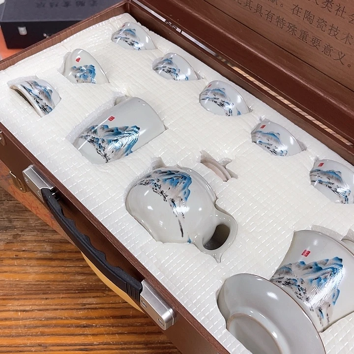 孤品茶具套装等。