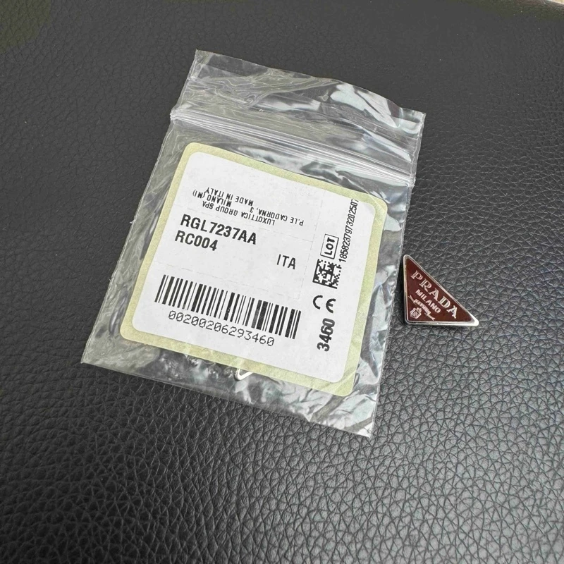 95新 Prada/普拉达 零件单个/ 乱乱子中古/112200不支持鉴定