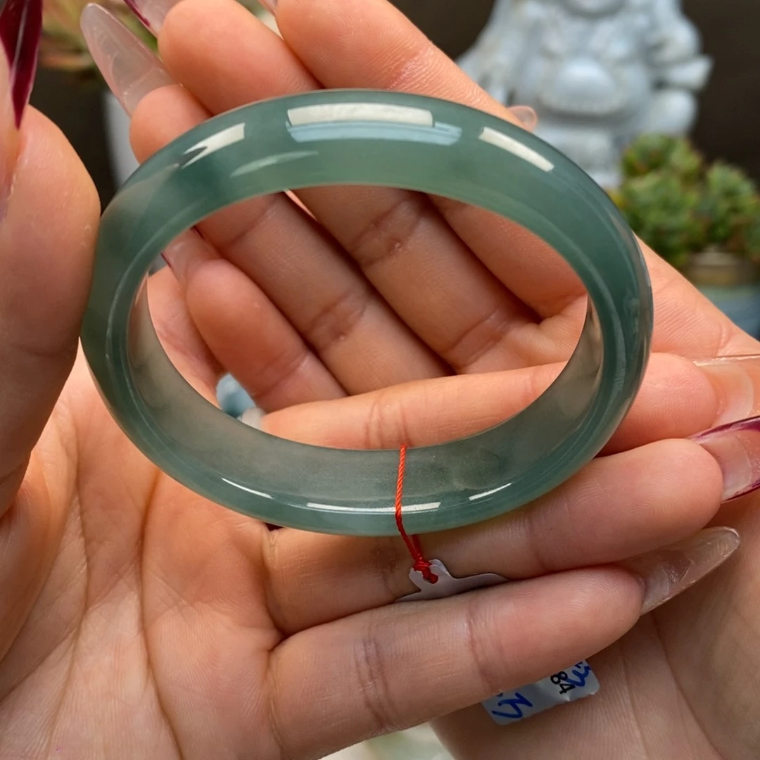 翡翠手镯未镶嵌天然