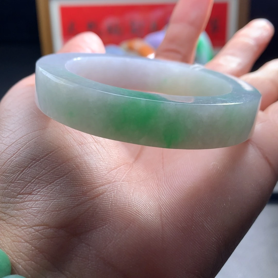 小***具定制翡翠未镶嵌翡翠