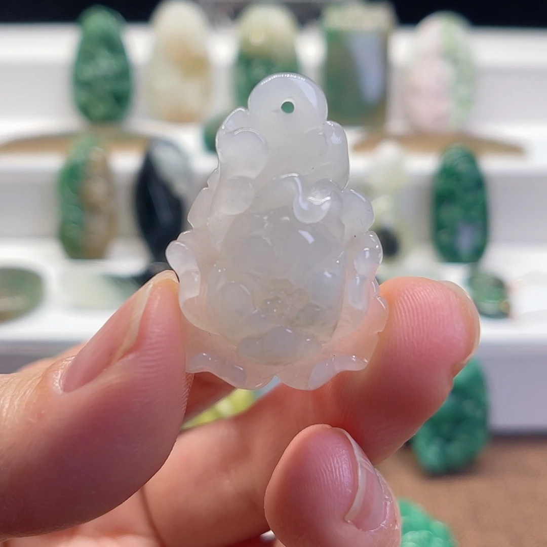 独山玉未镶嵌颈饰