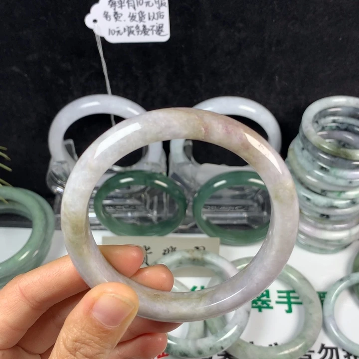 翡翠未镶嵌手镯67号。 59.5圈