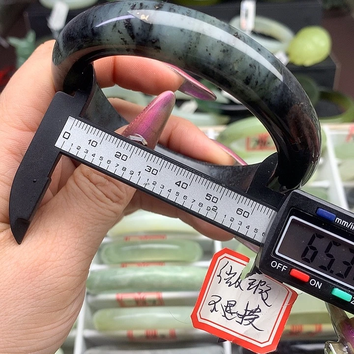 蛇纹石玉手镯未镶嵌787