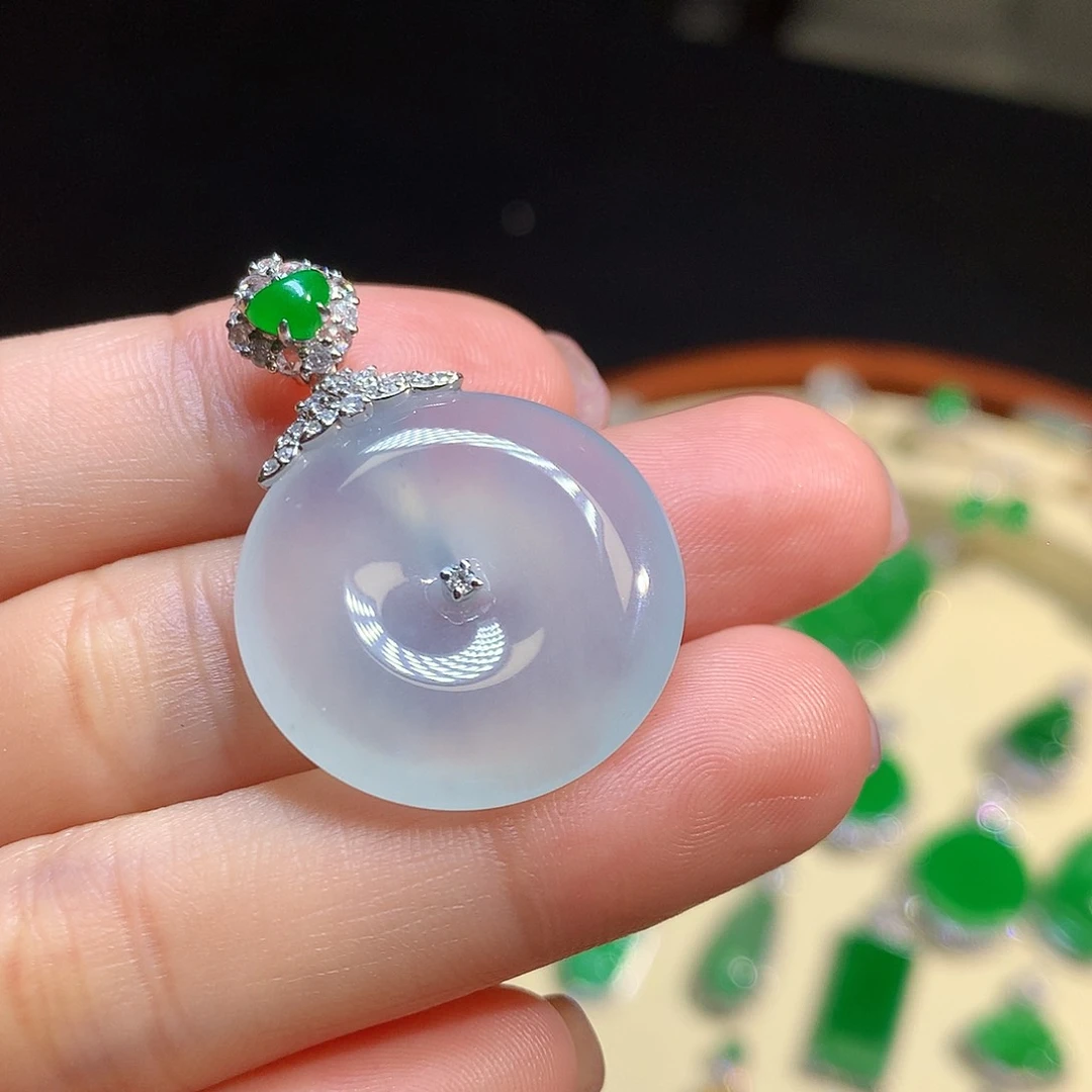 翡翠吊坠(不含链)18K金镶嵌