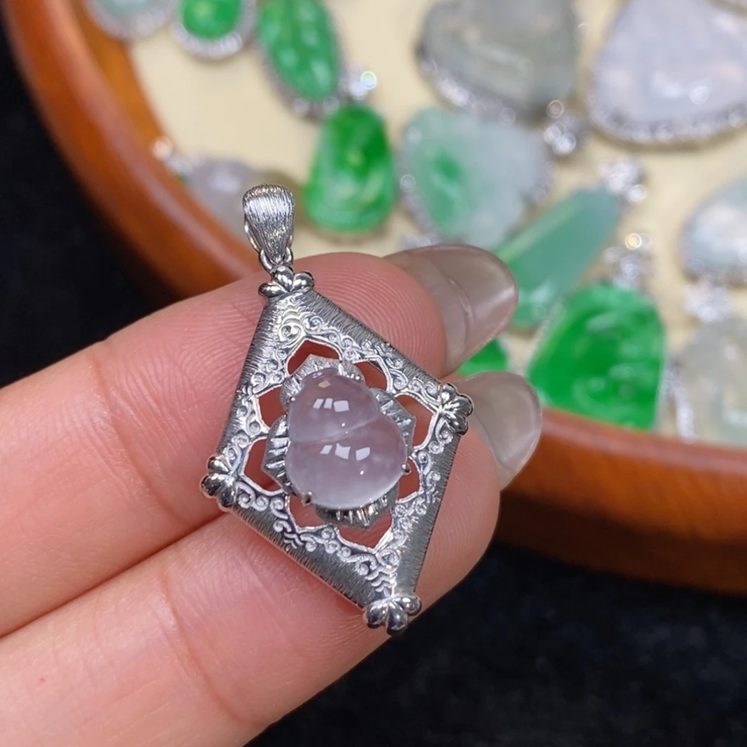 翡翠吊坠(赠链)18K金镶嵌