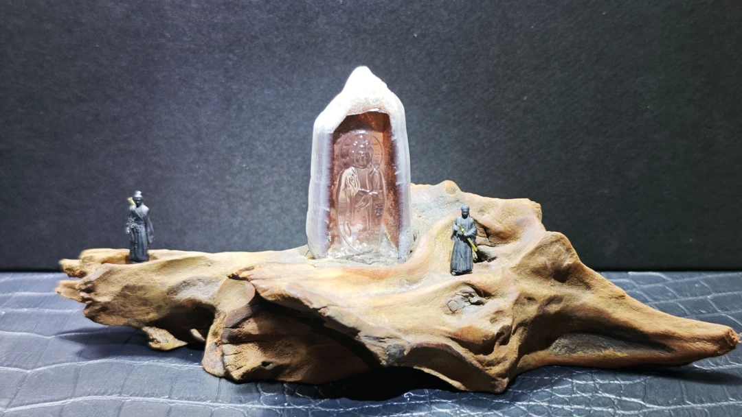 水晶珠宝半成品未镶嵌摆件 — 天然透体白水晶雕刻件 冥冥之中