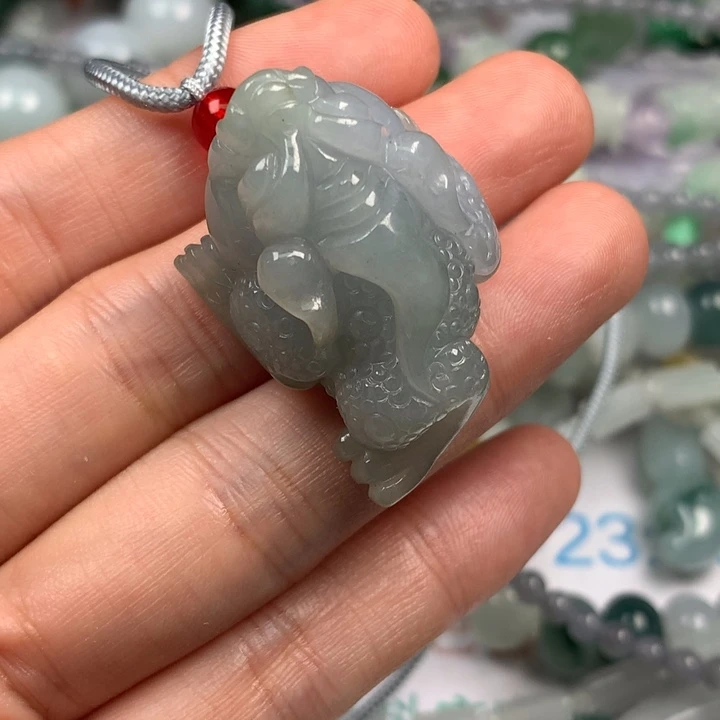 J***y颈饰未镶嵌翡翠翡翠