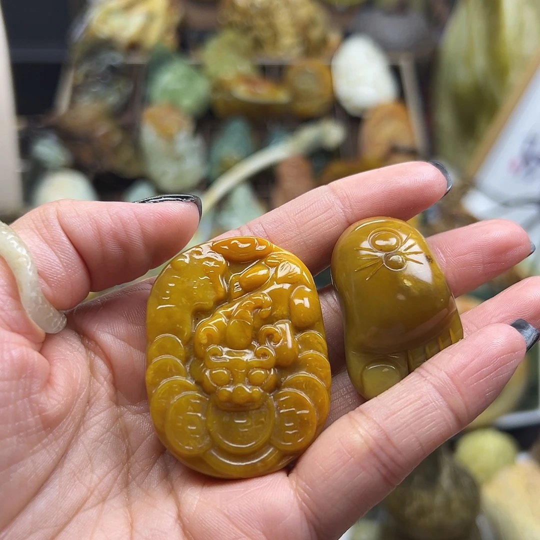玉***喵未镶嵌岫玉颈饰辽阳料两个