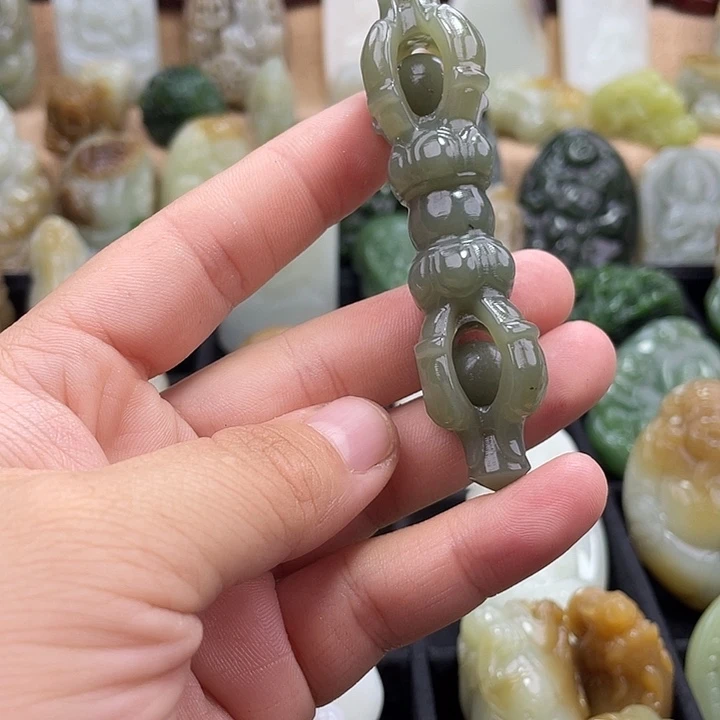 和田玉(糖玉)未镶嵌颈饰