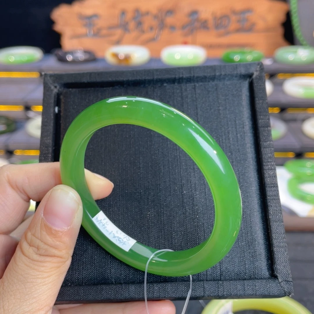 未镶嵌手镯和田玉-冰阳绿