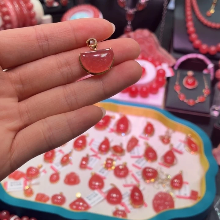 菱锰矿（红纹石）18K金镶嵌颈饰