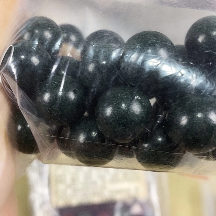 恩***呢千伶➕九紫➕红麝0.8共135克