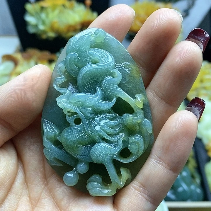 蛇纹石玉挂件未镶嵌