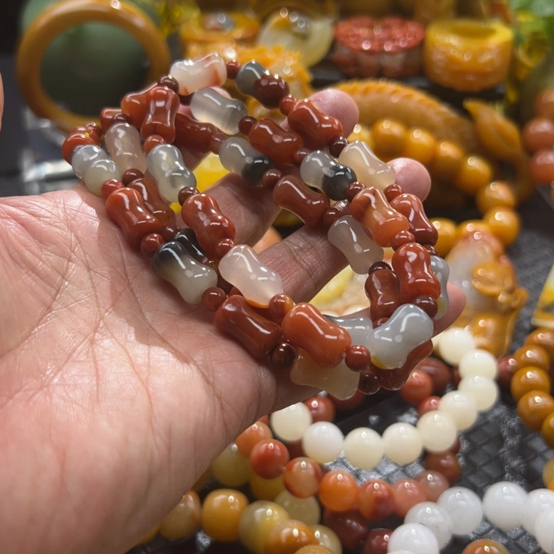 石英质玉未镶嵌颈饰