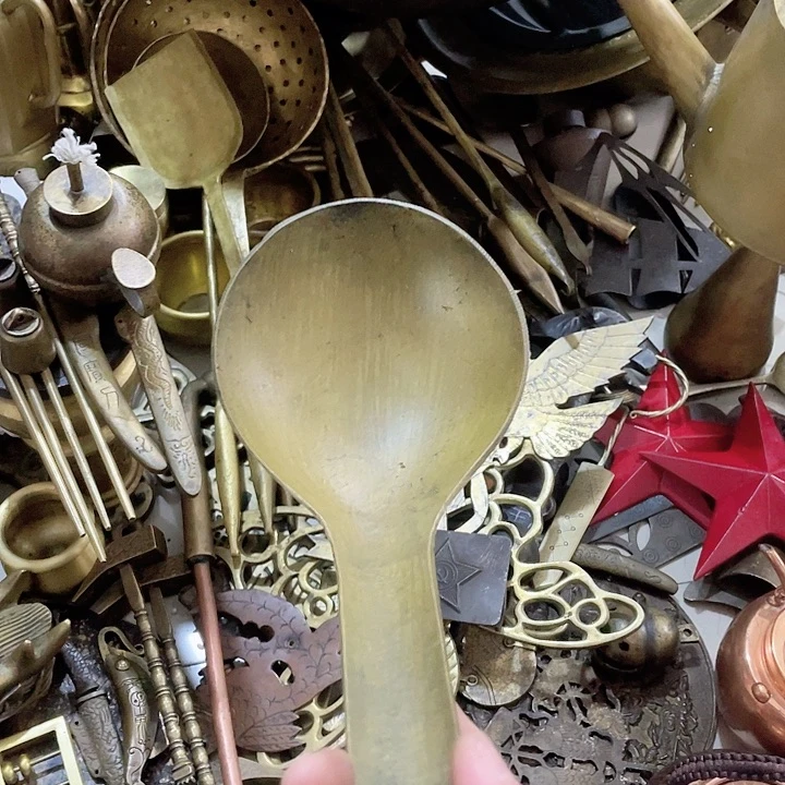 老式铜角古朴典雅的