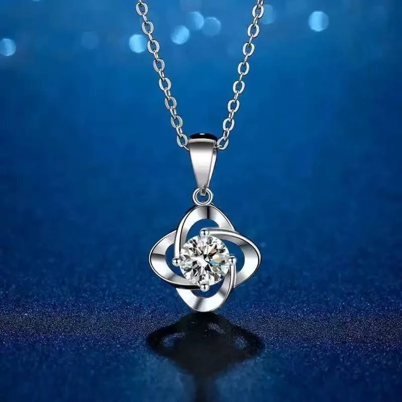 合金吊坠 莫桑石 四叶草项链女款轻奢高级感首饰生日礼物送女友